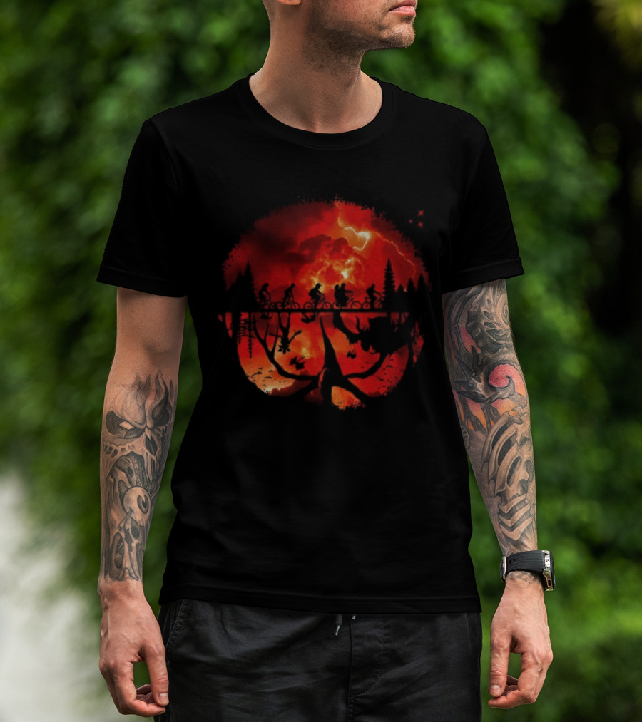 Welcome To The Upside Down 80s Horror TV Show Sunset Scene T-Shirt