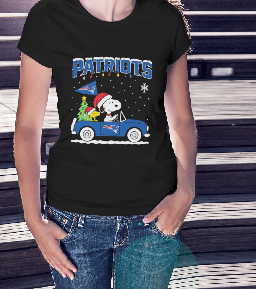 Snoopy Woodstock Santa Christmas New England Patriots Car T-Shirt