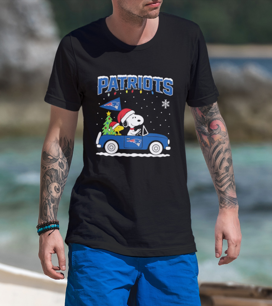 Snoopy Woodstock Santa Christmas New England Patriots Car T-Shirt