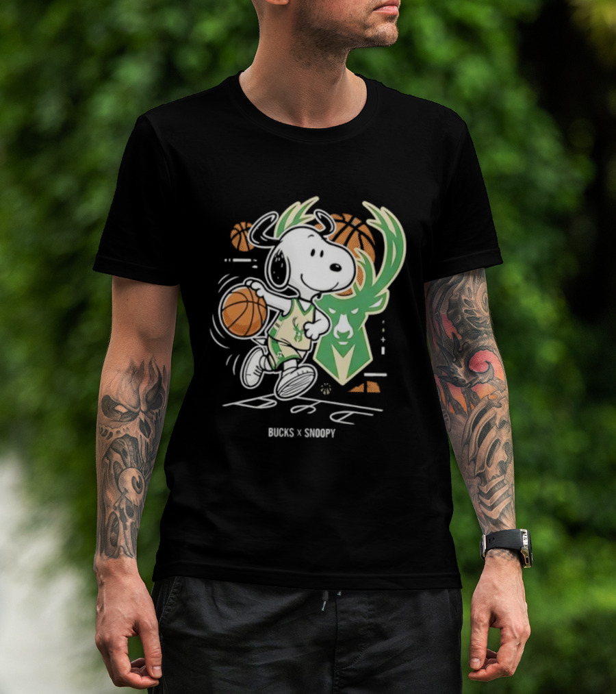 Milwaukee Bucks Snoopy Peanuts NBA Basketball Graphic T-Shirt