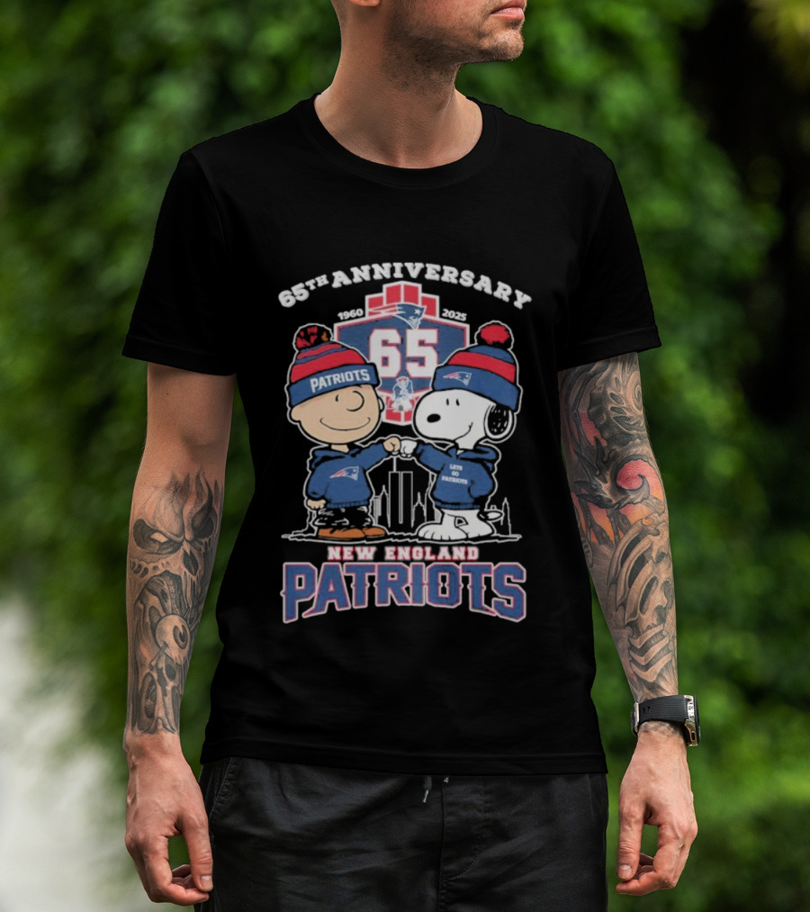 Snoopy Charlie Brown New England Patriots 65th Anniversary 1960 2025 T-Shirt