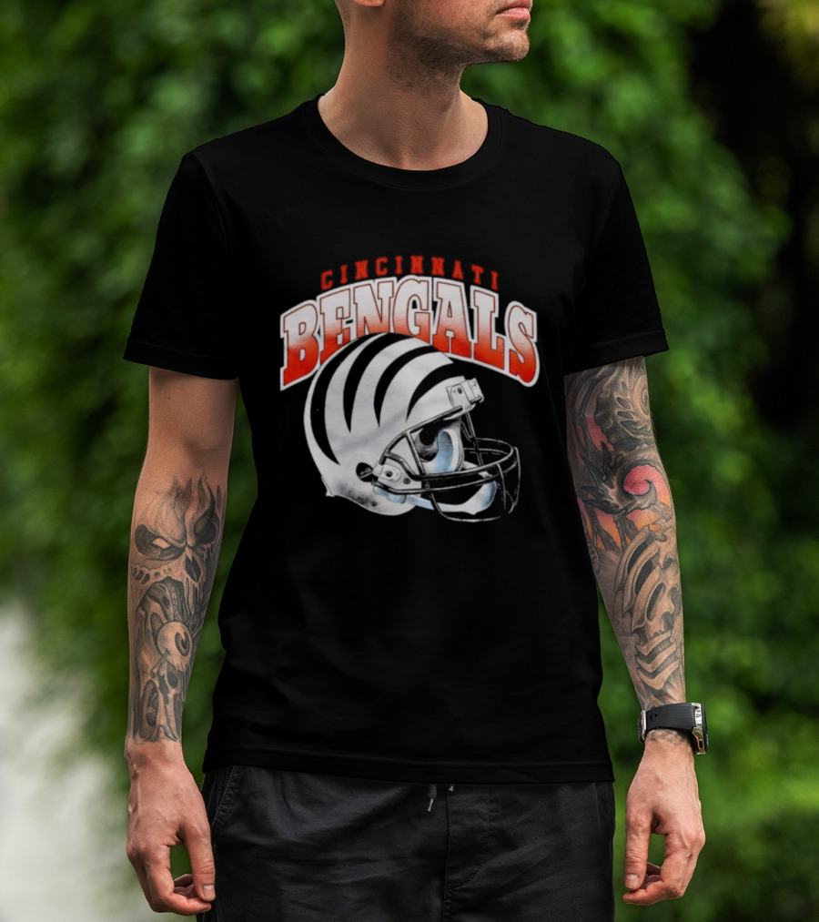 Cincinnati Bengals Gradient Helmet T-Shirt