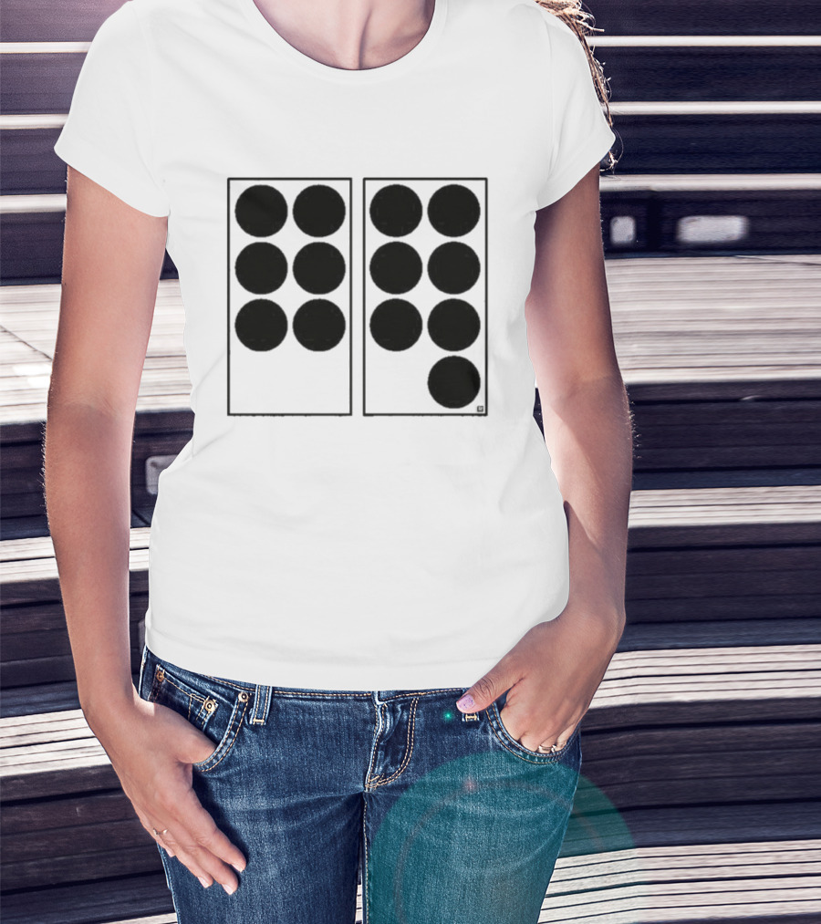 Six Seven Dots Circle Grid Pattern Retro Aesthetic T-Shirt