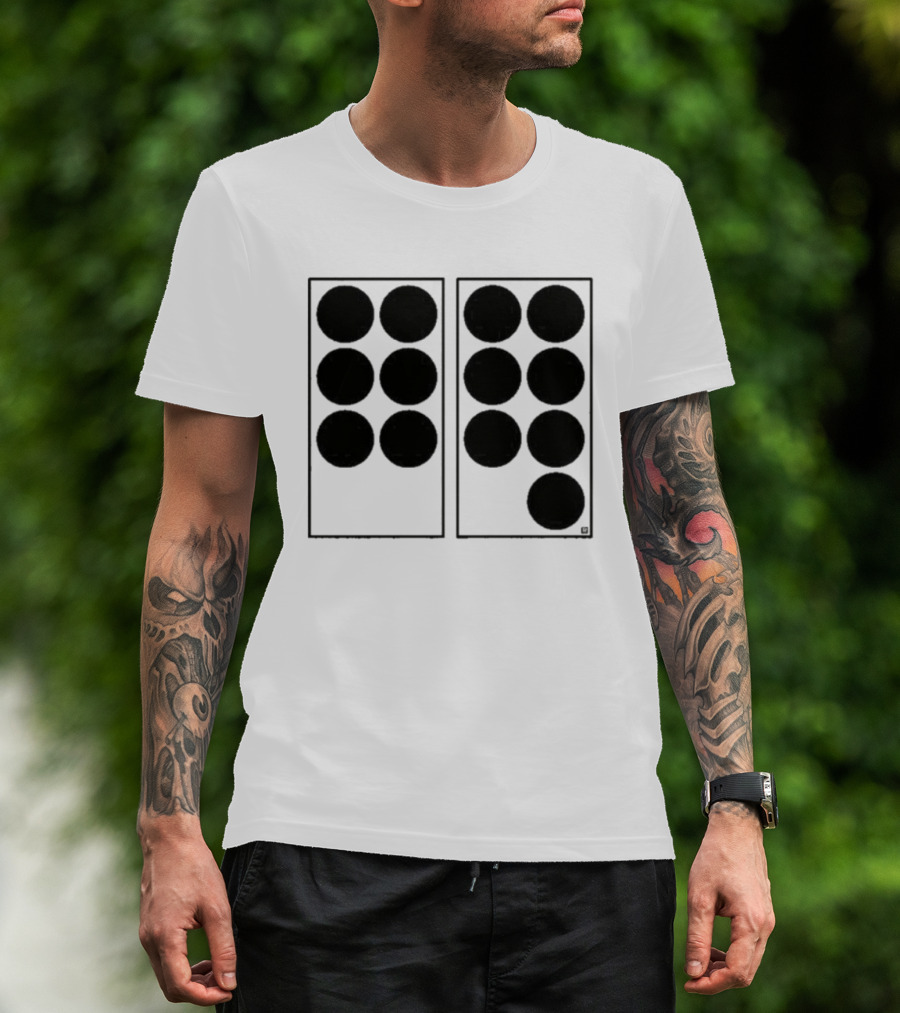 Six Seven Dots Circle Grid Pattern Retro Aesthetic T-Shirt