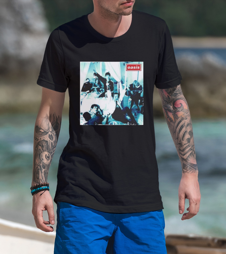 Oasis Cigarettes & Alcohol Vintage Band Photo Iconic Music Style T-Shirt