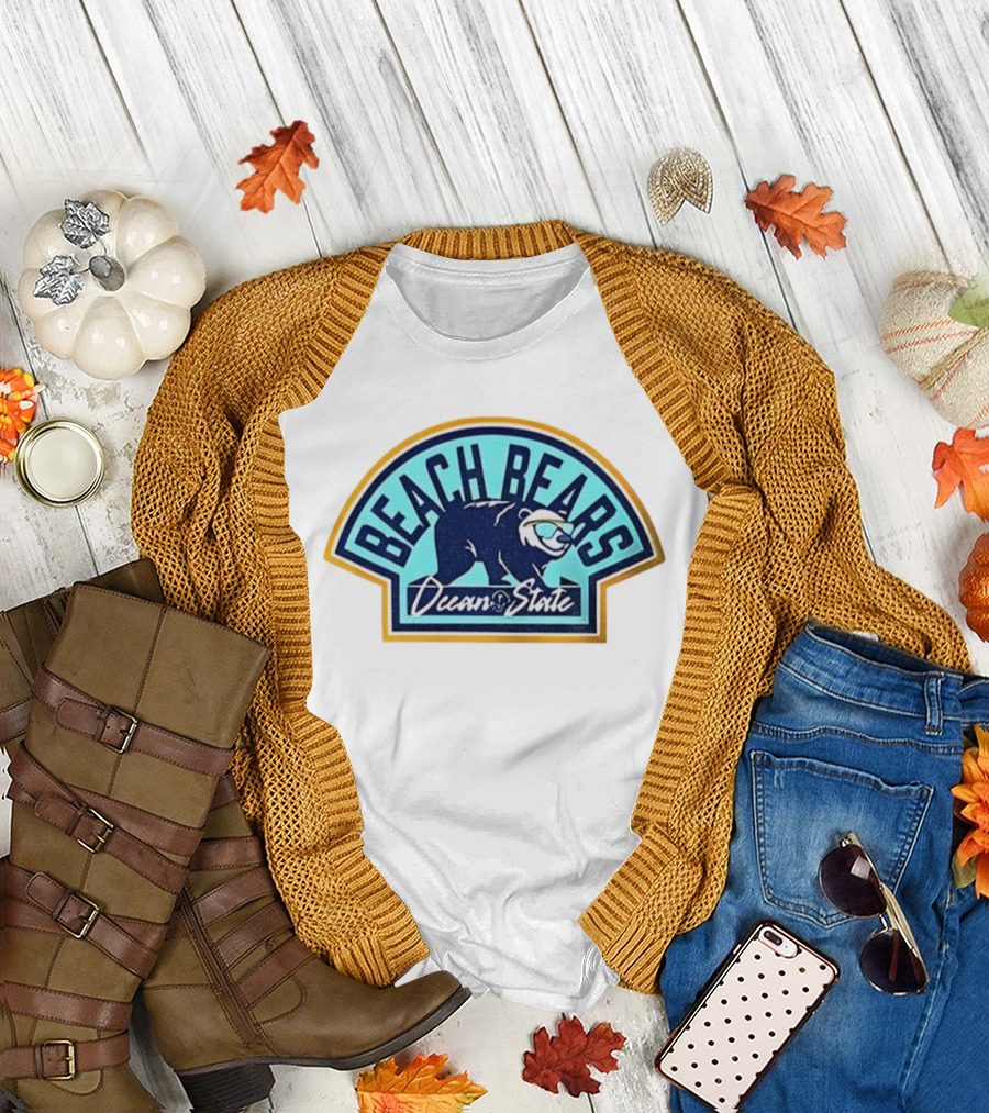 Beach Bears Ocean State Cool Polar Bear Retro Vibes T-Shirt
