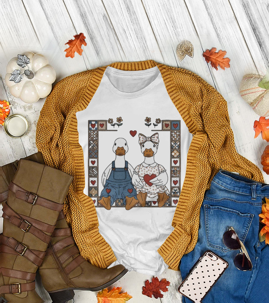 Cottagecore Goose Cute Lover Vintage Patchwork Hearts and Flowers T-Shirt