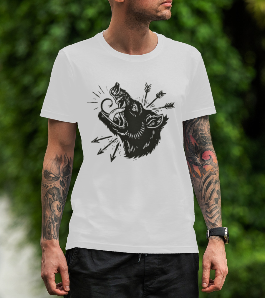 New Wolf Defiant To The End Arrows Illustrating Resilient Howling Wolf T-Shirt