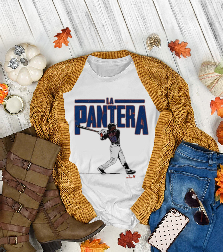 Luis Robert Jr La Pantera Baseball Player 88 Queens T-Shirt