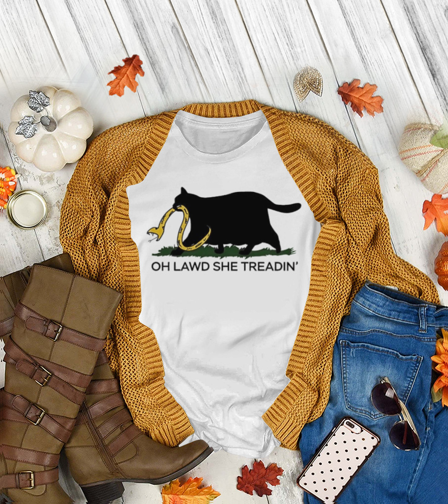 Oh Lawd She Treadin' Black Cat with Snake in Mouth T-Shirt