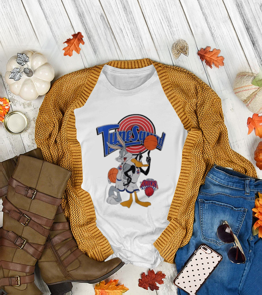 TuneSquad Bugs Bunny Daffy Duck New York Knicks Basketball Sports T-Shirt