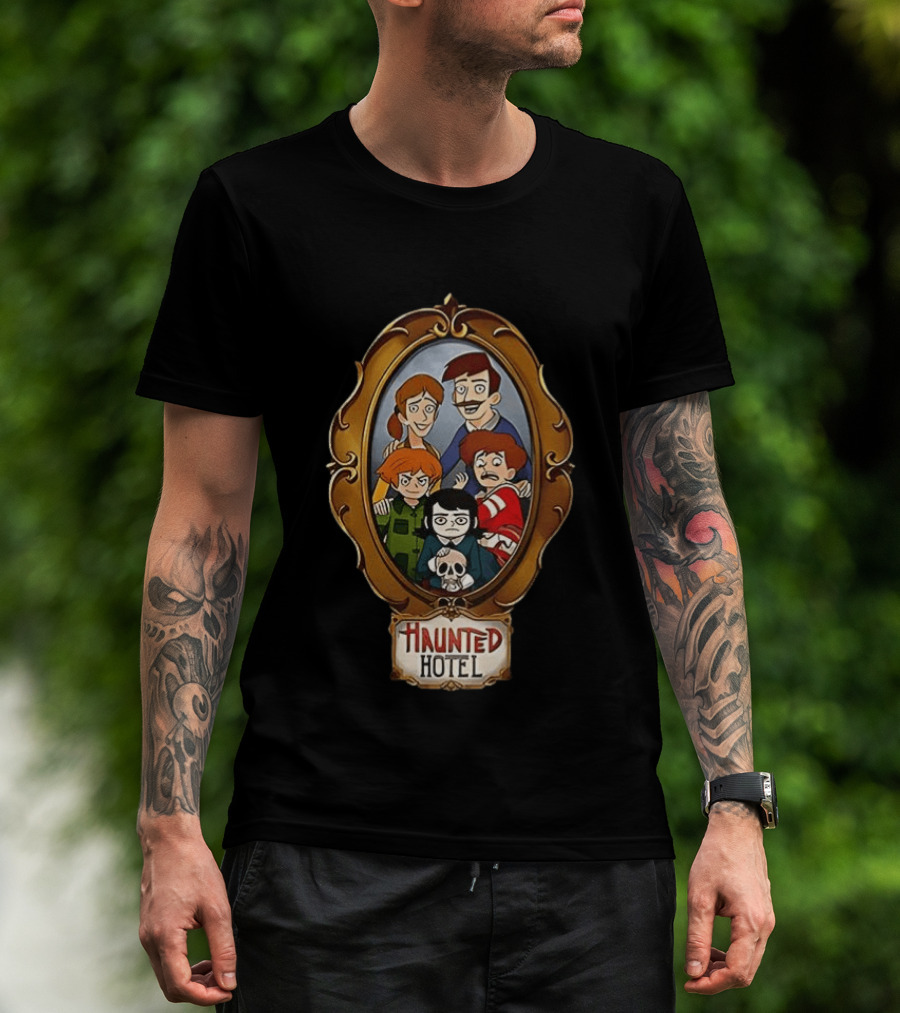 Haunted Hotel Cartoon Family Portrait Frame T-Shirt