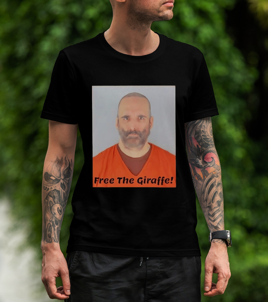 Free The Giraffe Shot Funny Jail Photo T-Shirt