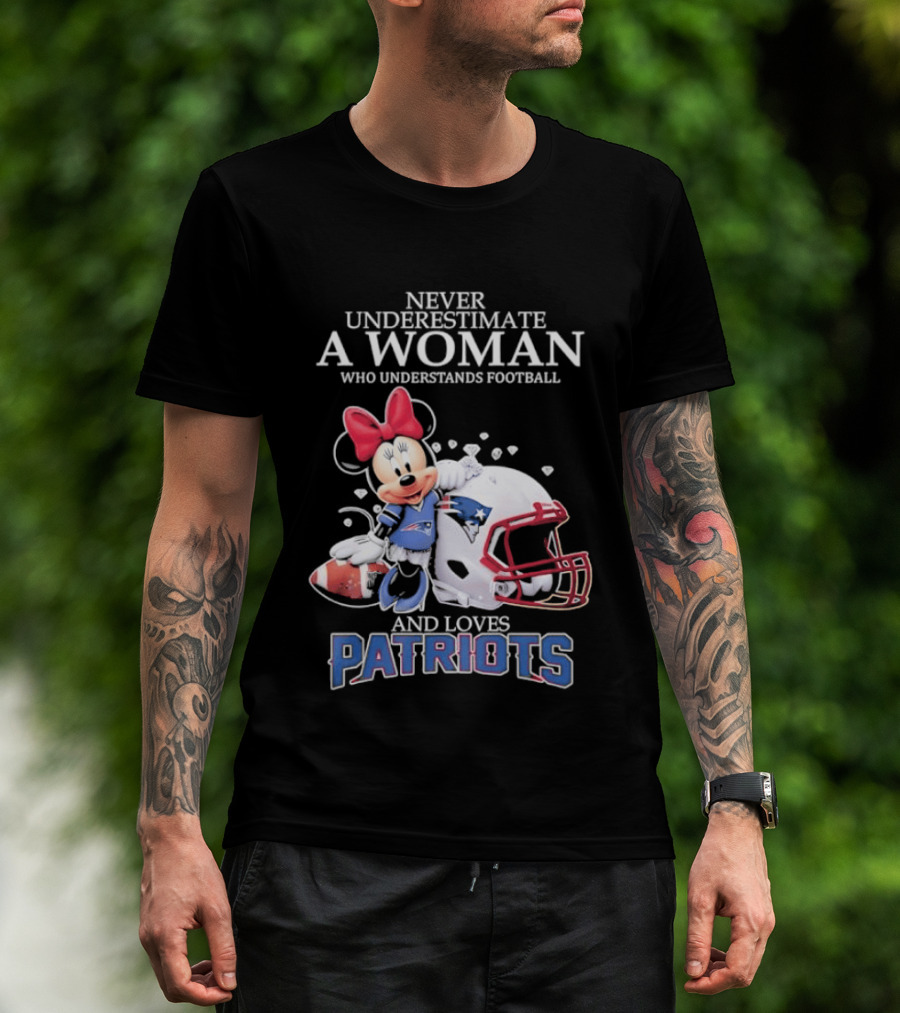 Minnie Mouse Never Underestimate A Woman Who Understands Football And Loves Patriots T-Shirt
