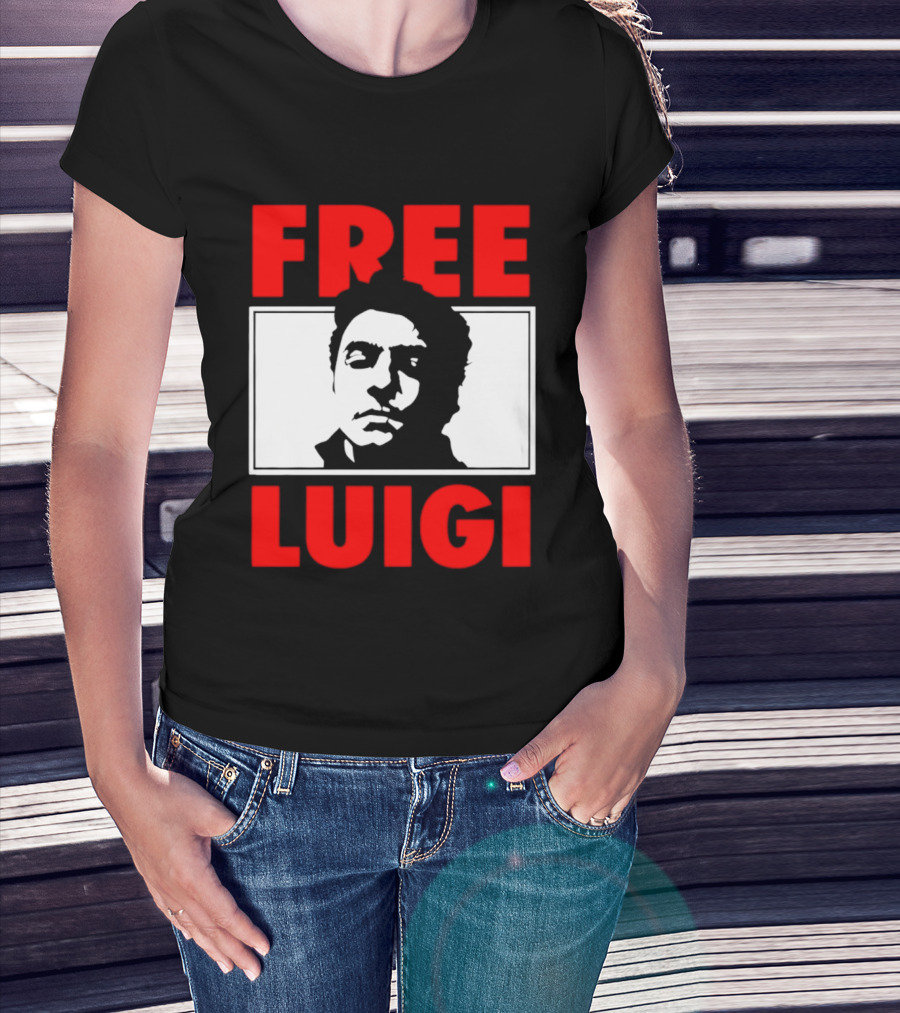 Free Luigi Mangione Shot Face Red T-Shirt