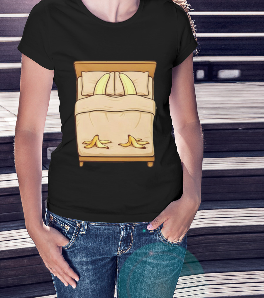Funny Banana In Bed Sleeping Humor T-Shirt