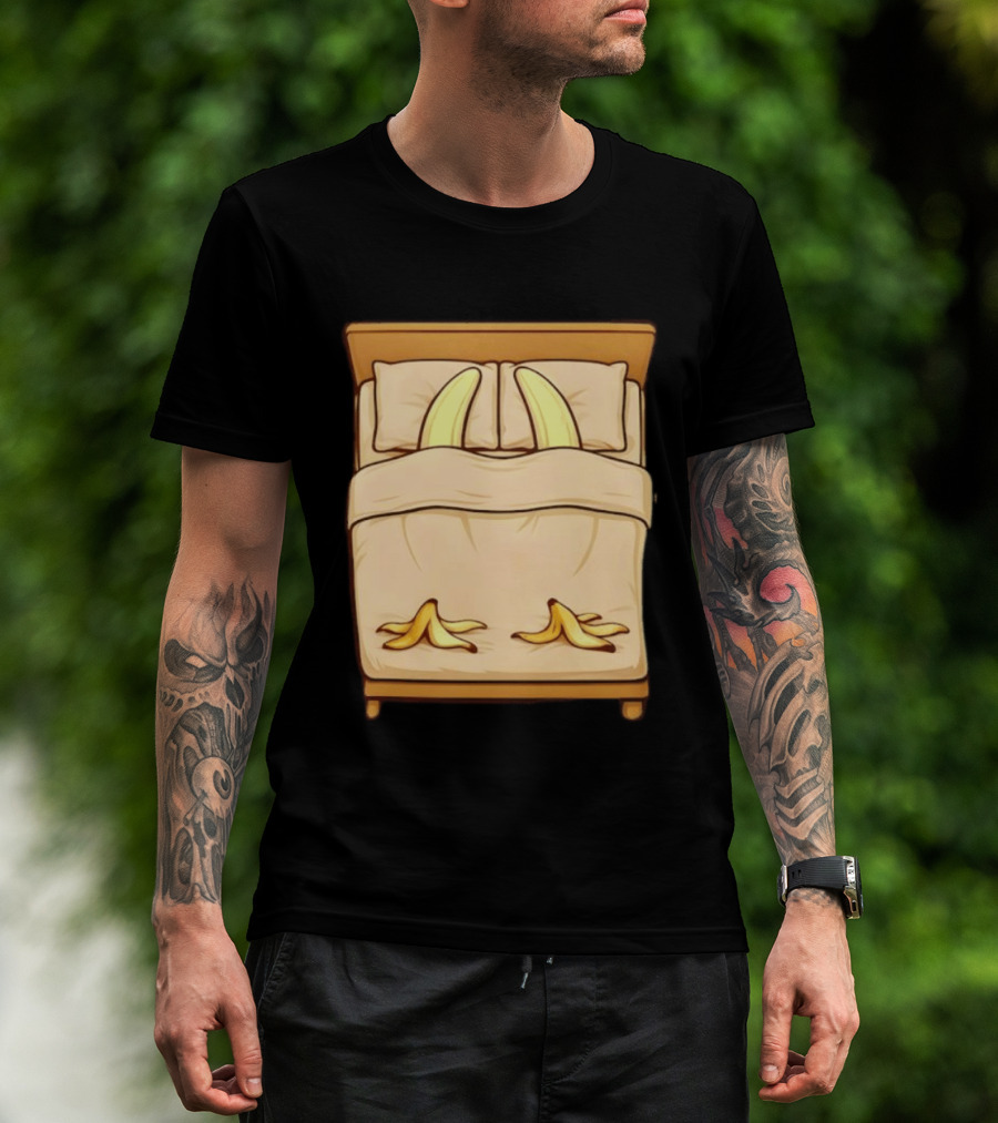Funny Banana In Bed Sleeping Humor T-Shirt