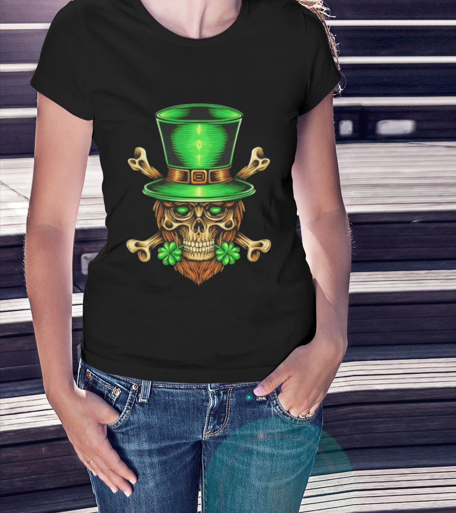 Leprechaun Irish Skull Clover Crossbones Green Top Hat St Patrick's Day T-Shirt