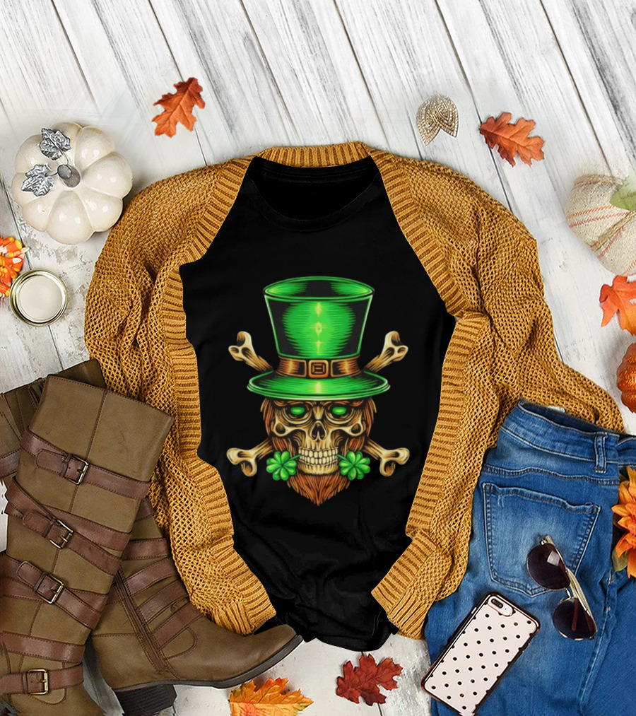 Leprechaun Irish Skull Clover Crossbones Green Top Hat St Patrick's Day T-Shirt
