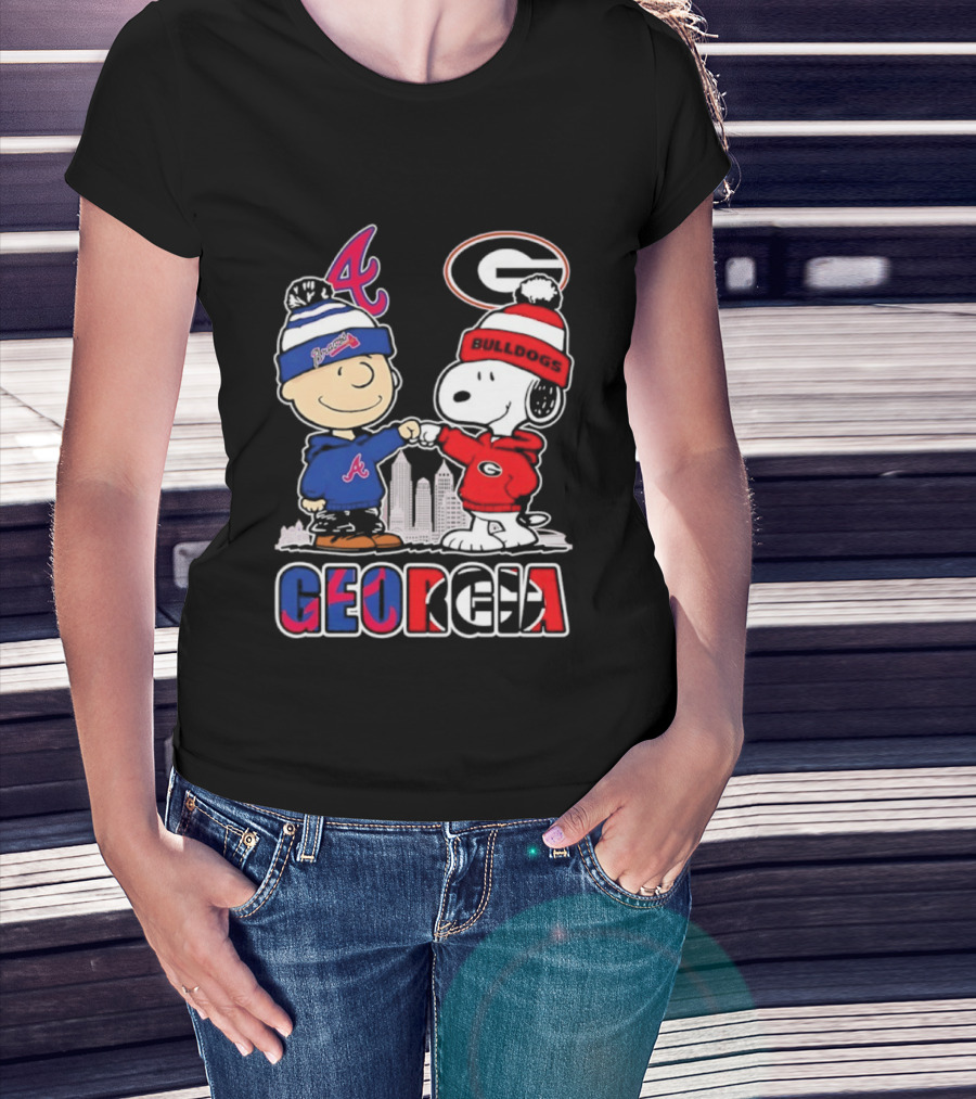 Atlanta Braves Charlie Brown Georgia Bulldogs Snoopy Merry Peanuts Christmas 2025 T-Shirt