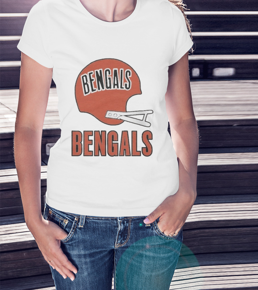 Bengals Big Helmet Cincinnati Football Team Retro Fan Gear T-Shirt