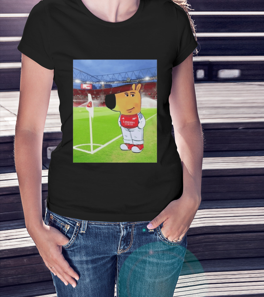 Chill Cartoon Dog In Arsenal Kit At Stadium Awaiting UCL Victory T-Shirt