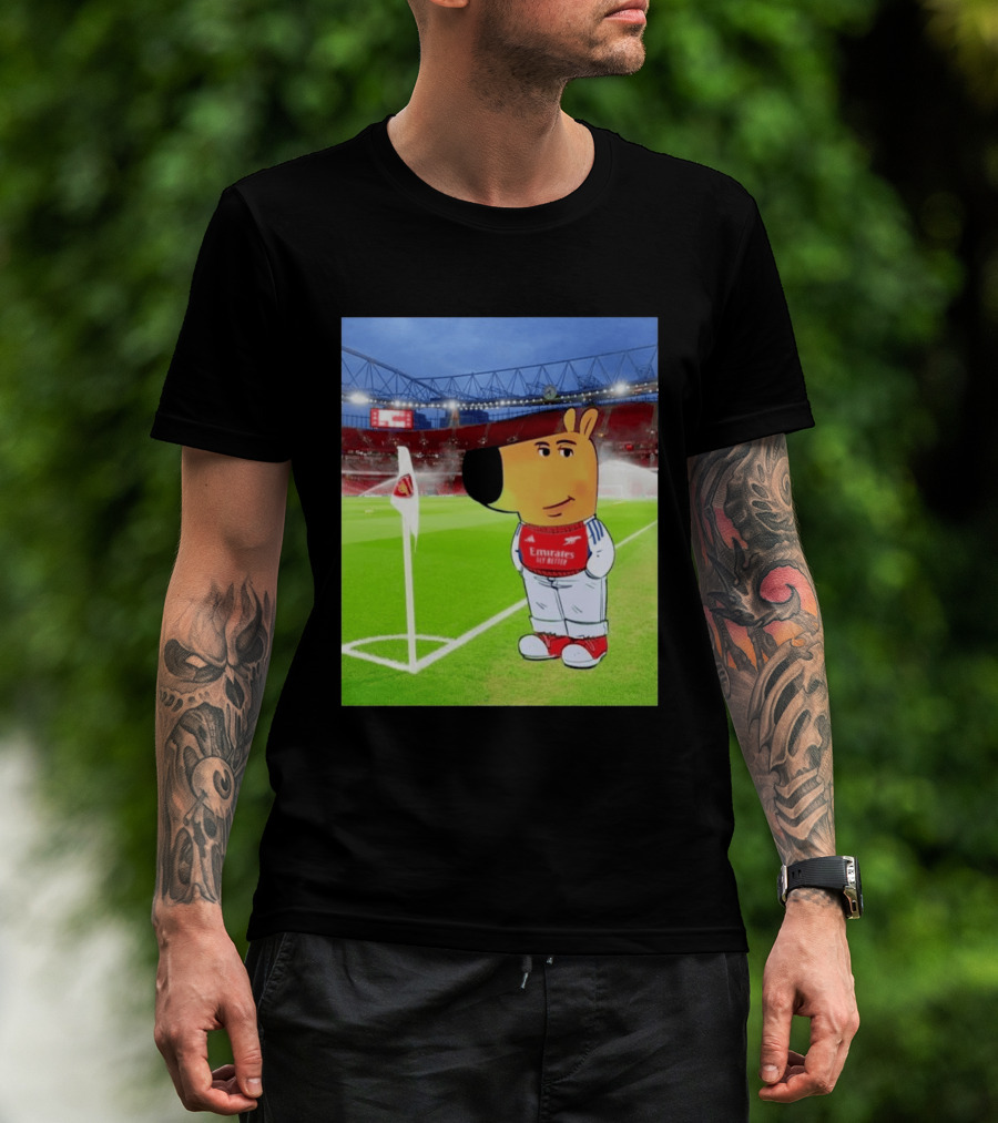 Chill Cartoon Dog In Arsenal Kit At Stadium Awaiting UCL Victory T-Shirt