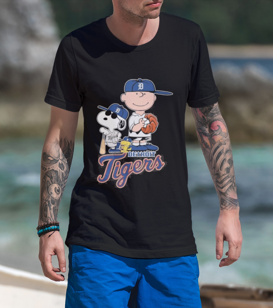 2026 Snoopy Charlie Brown Detroit Tigers Baseball T-Shirt