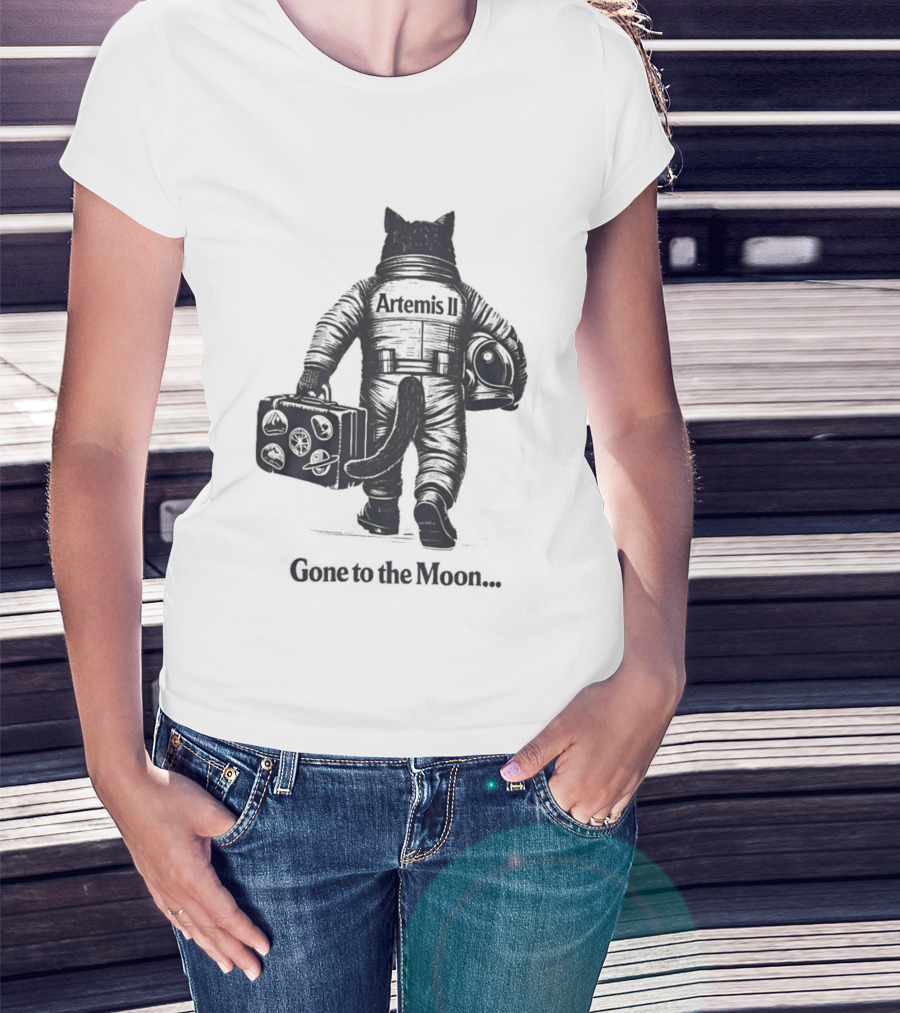 Artemis II Moon Mission Cat Astronaut Gone To The Moon T-Shirt