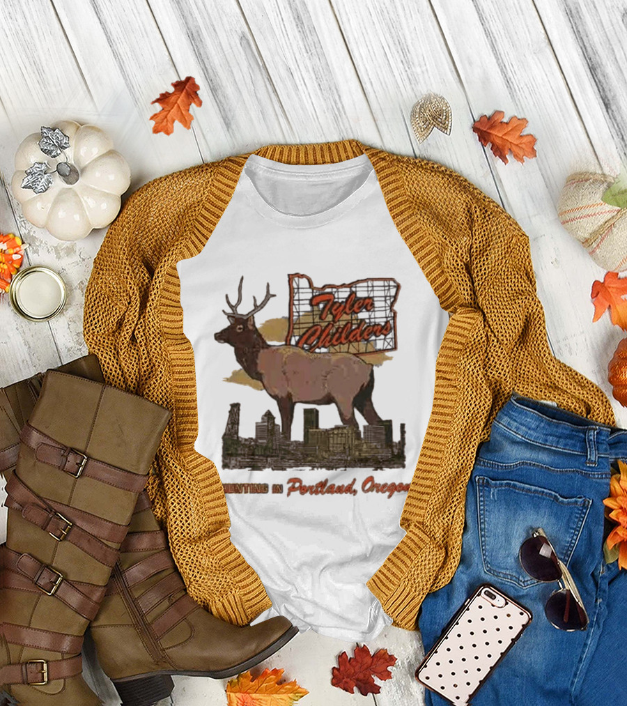 Tyler Childers Hunting in Portland Oregon Elk Skyline T-Shirt