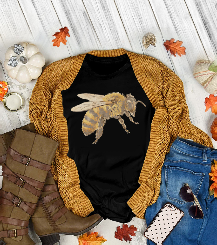 Honey Bee Realistic Illustration Detailed Insect T-Shirt