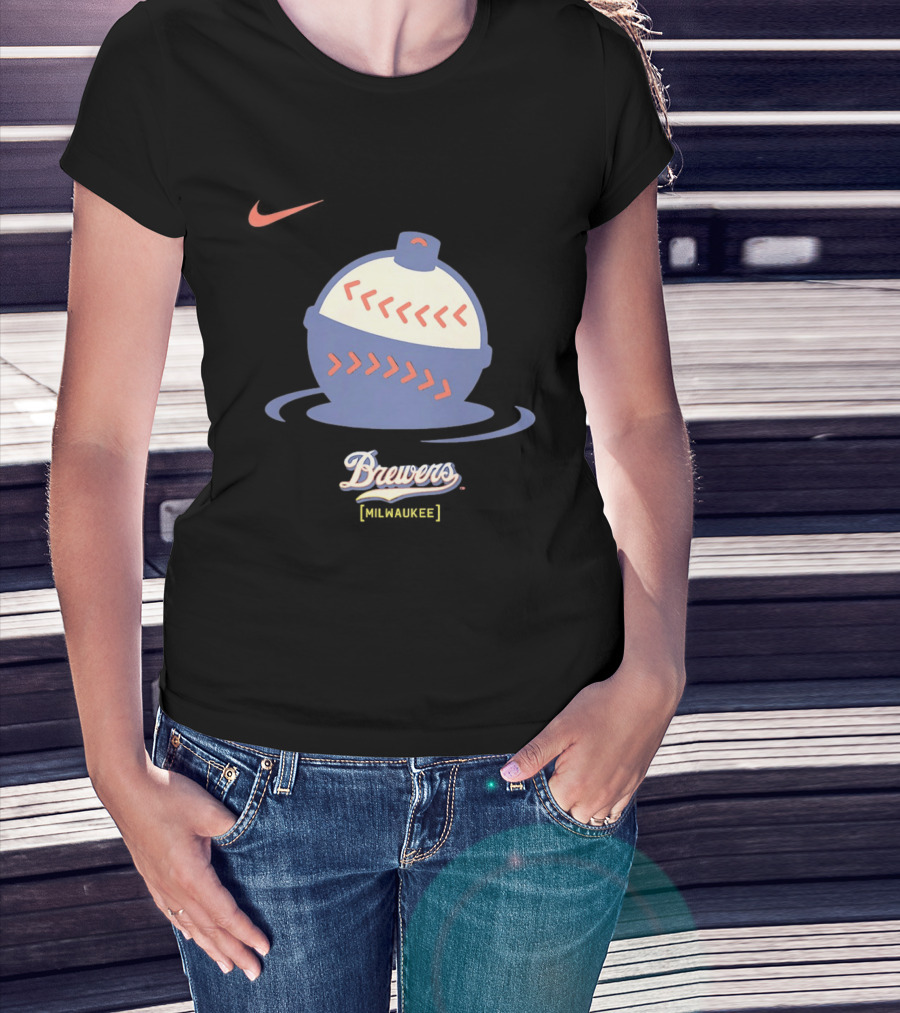 Milwaukee Brewers Large Retro Baseball Cap T-Shirt