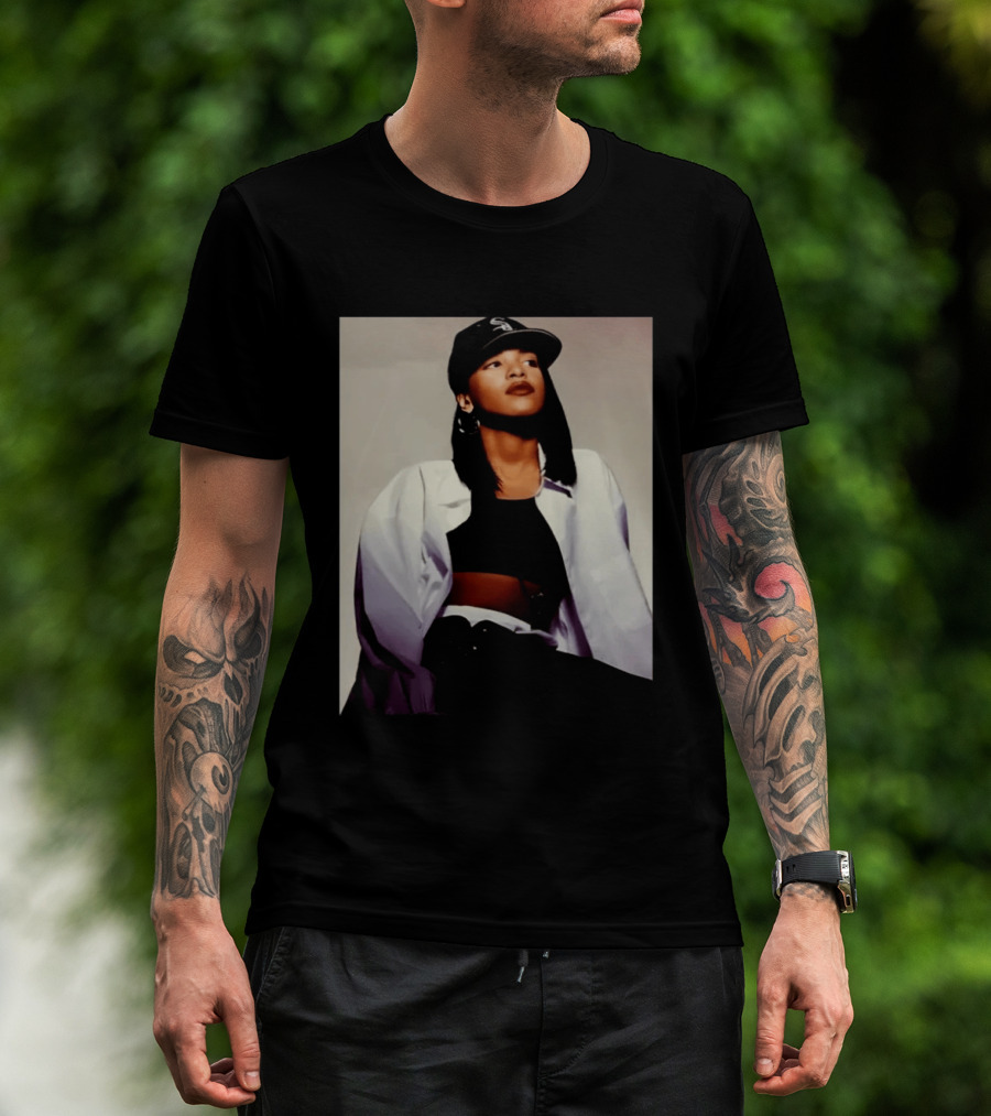 Sacai Aaliyah Black Cap White Sox T-Shirt