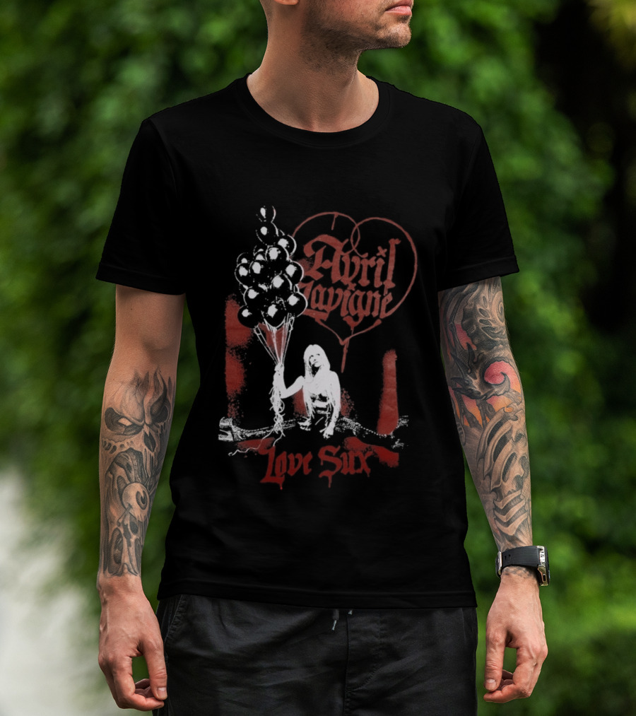 Avril Lavigne Love Sux Heart Balloon T-Shirt