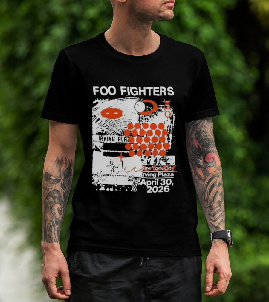 Foo Fighters April 30 New York 2026 Red Dots Abstract T-Shirt
