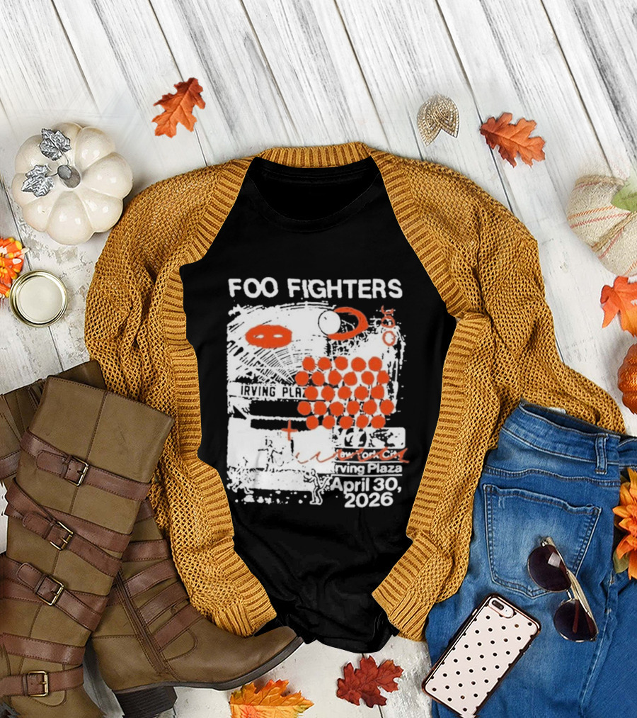 Foo Fighters April 30 New York 2026 Red Dots Abstract T-Shirt