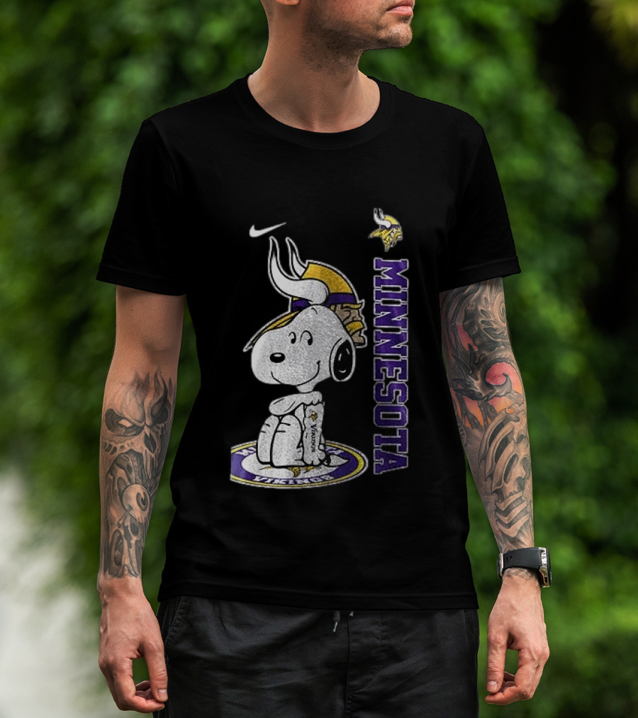 Minnesota Vikings Peanuts Snoopy Thank You For The Memories T-Shirt