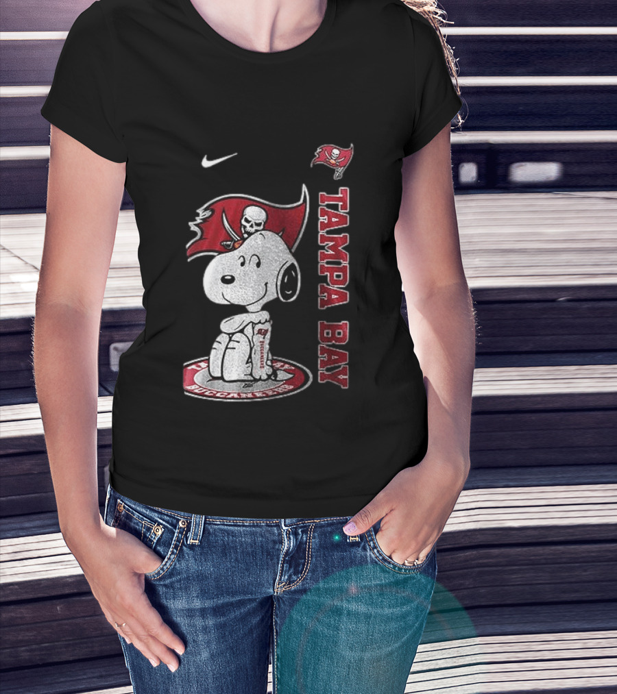 Tampa Bay Buccaneers Snoopy Football Memories Peanuts Collaboration T-Shirt