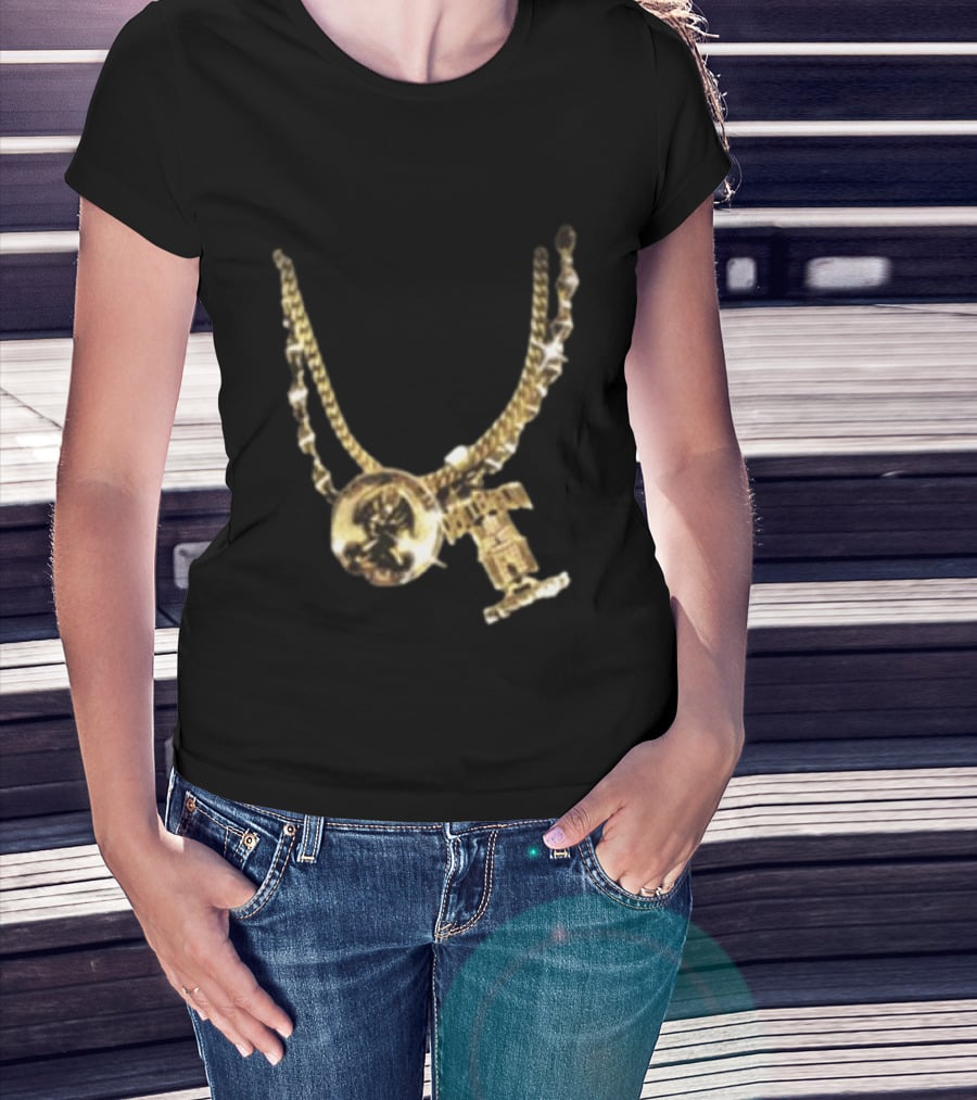2Pac Gold Necklace Iconic Hip Hop Jewelry T-Shirt