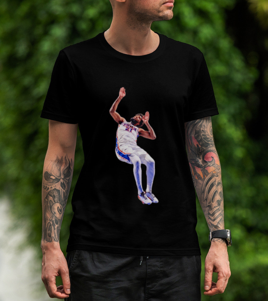 New York Knicks Mitchell Robinson Dunking On Philadelphia Player T-Shirt