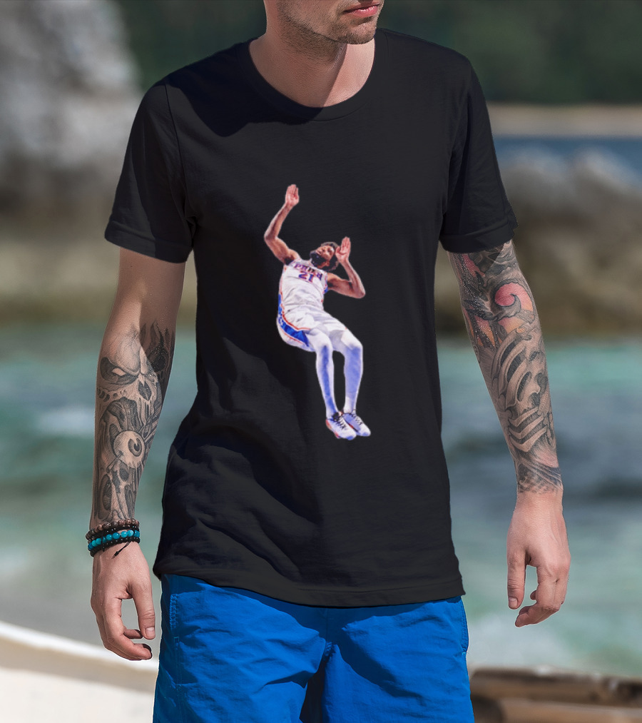 New York Knicks Mitchell Robinson Dunking On Philadelphia Player T-Shirt