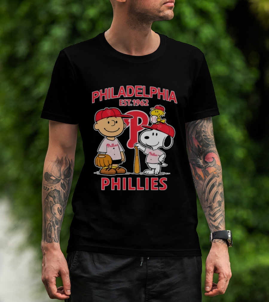 Philadelphia Phillies Est 1962 Snoopy Woodstock Baseball Peanuts T-Shirt