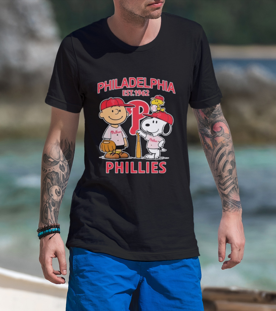 Philadelphia Phillies Est 1962 Snoopy Woodstock Baseball Peanuts T-Shirt