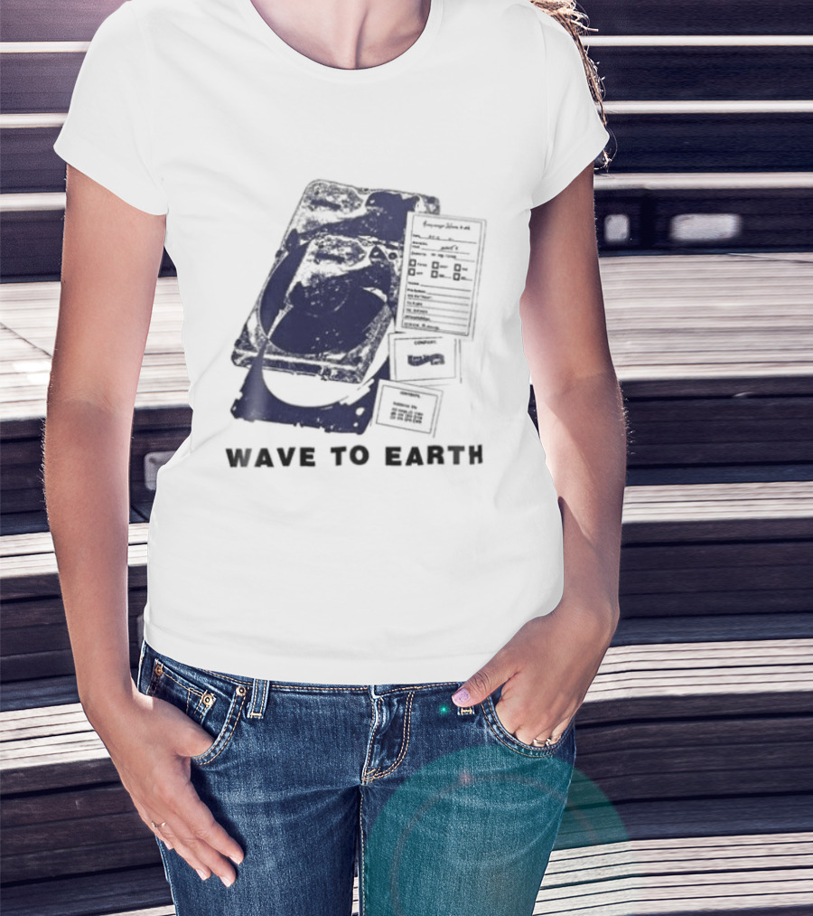 Wave To Earth Vintage Cassette Player Aesthetic T-Shirt