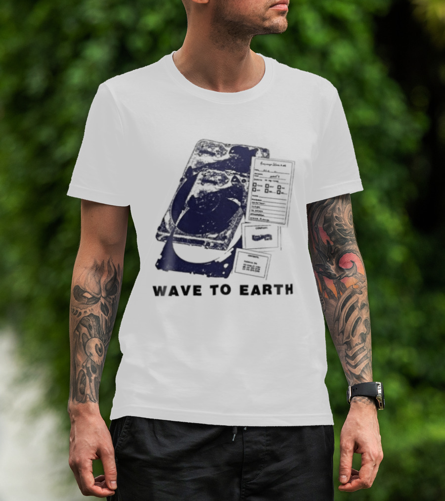 Wave To Earth Vintage Cassette Player Aesthetic T-Shirt