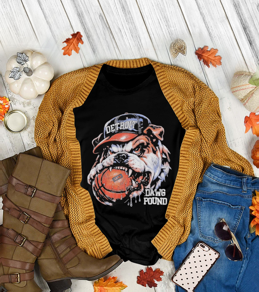 Detroit Bulldog Holding Basketball Dawg Pound T-Shirt