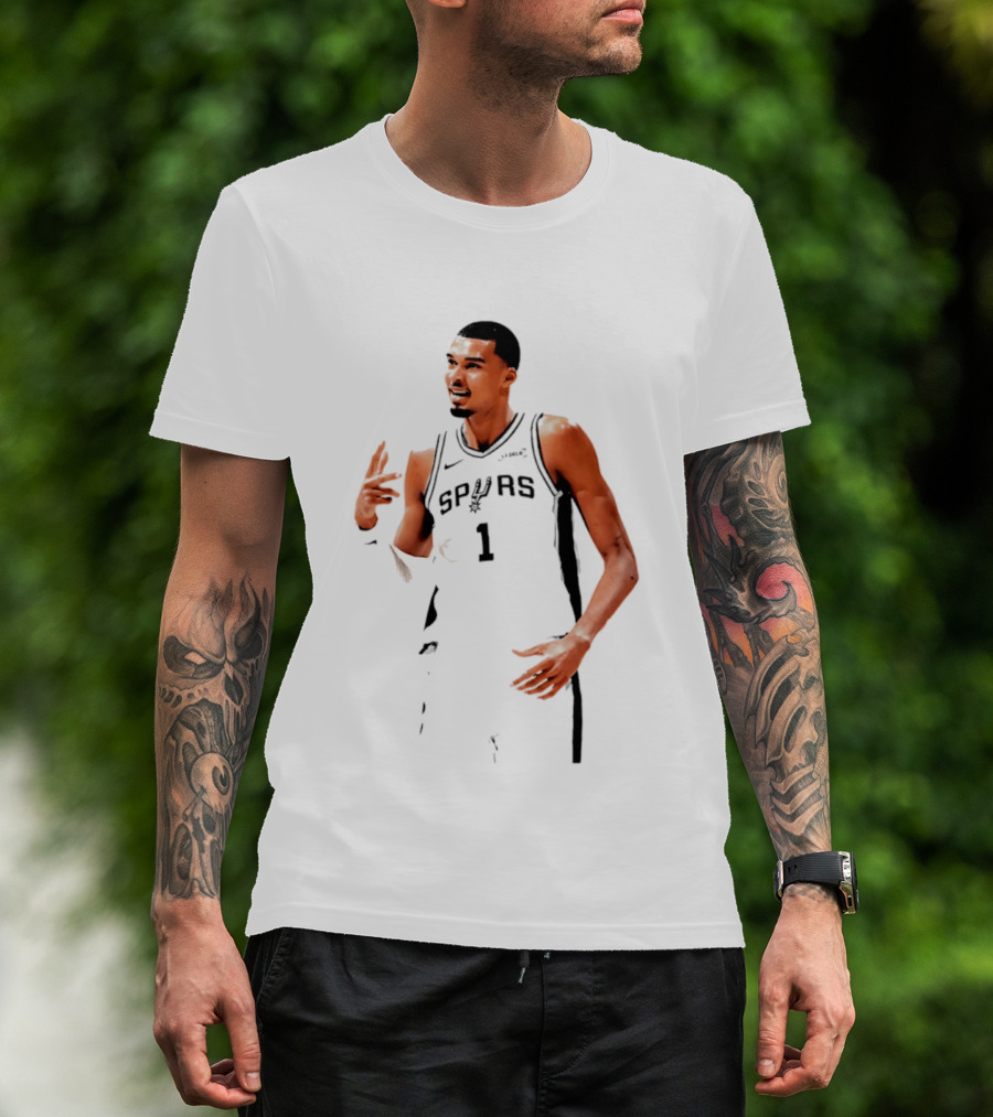 Victor Wembanyama Spurs Number 1 Rock Hand Gesture T-Shirt