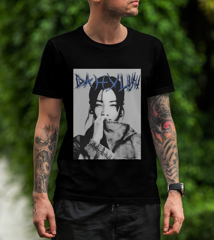 DAHYUN Photo Blue Text Style Black And White Image T-Shirt