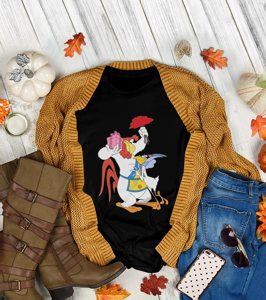 Foghorn Leghorn Miss Prissy Holding Roses and Gift Valentine Looney Tunes T-Shirt