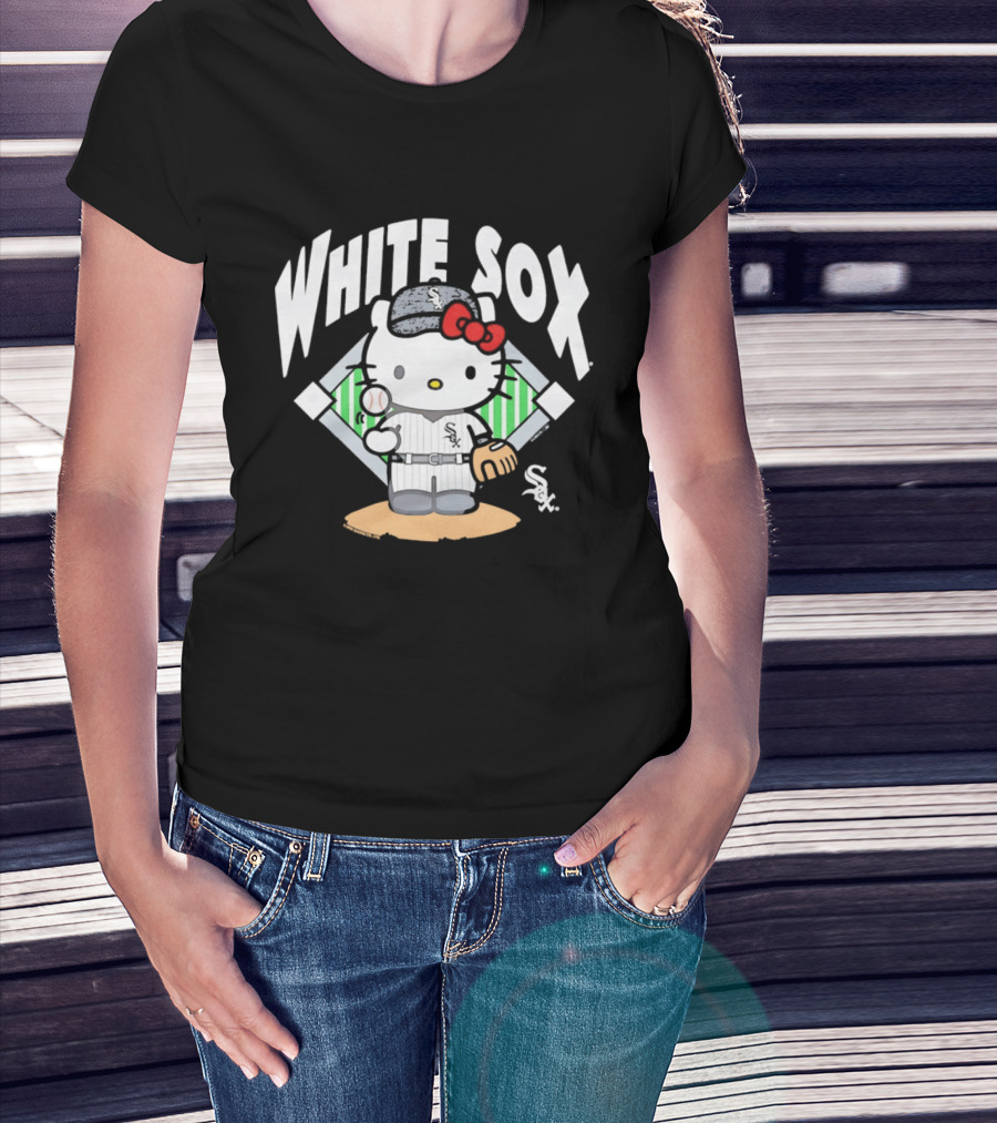 Hello Kitty Playing Baseball With Chicago White Sox T-Shirt